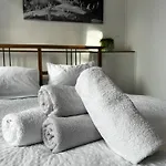 Pod Hrází Apartamento *